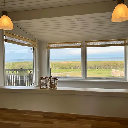 Renovated Seaside With Ocean View Vakantiehuis