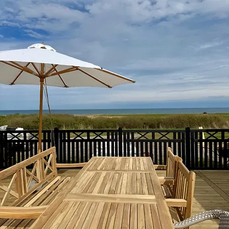 Renovated Seaside With Ocean View Vakantiehuis *