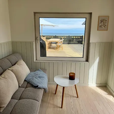 Renovated Seaside With Ocean View Vakantiehuis
